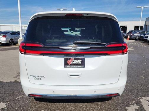 2021 Chrysler Pacifica Touring-L
