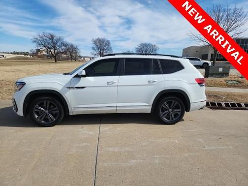 2021 Volkswagen Atlas 3.6 V6 SE w/ Technology R-Line