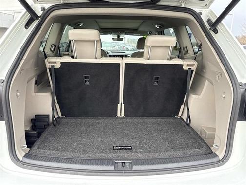 2021 Volkswagen Atlas 3.6 V6 SE w/ Technology R-Line