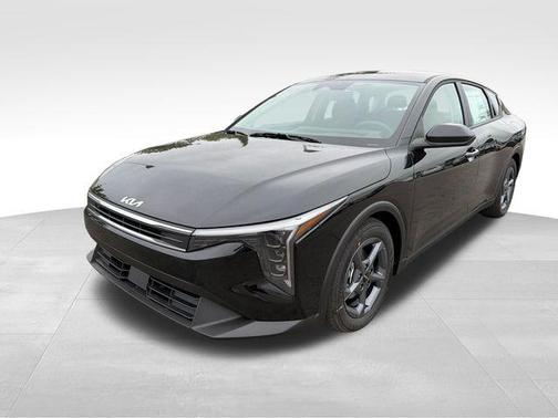 Aurora Black Pearl 2026 Kia K4 LXS
