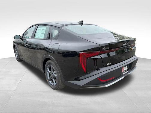 Aurora Black Pearl 2026 Kia K4 LXS