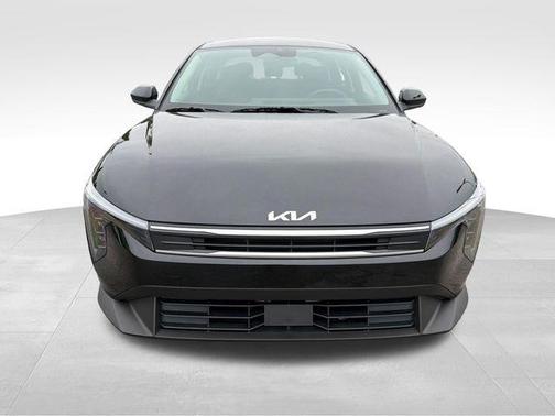 Aurora Black Pearl 2026 Kia K4 LXS
