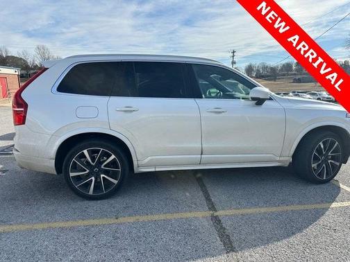 2020 Volvo XC90 T6 Momentum 7 Passenger