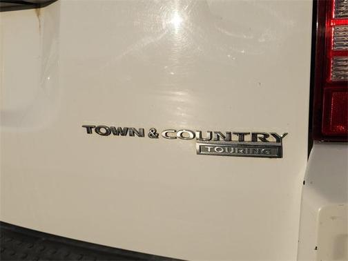 2010 Chrysler Town & Country Touring
