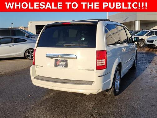 2010 Chrysler Town & Country Touring