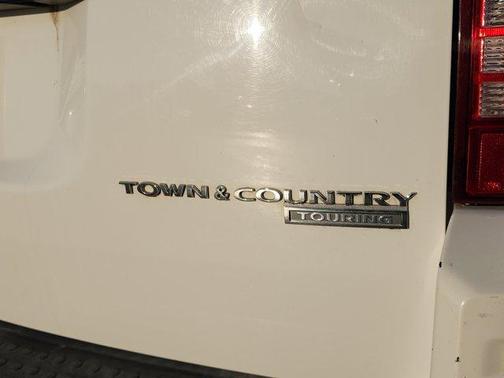 2010 Chrysler Town & Country Touring