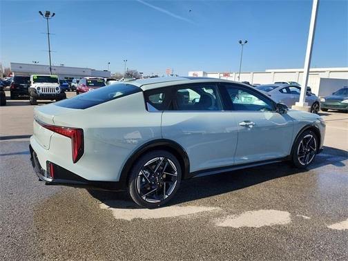 2026 Kia K4 GT-LINE