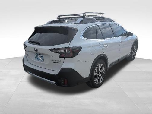 Crystal White Pearl 2022 Subaru Outback Touring