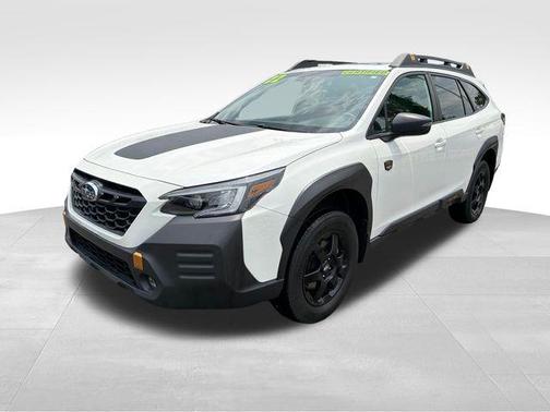 Crystal White Pearl 2022 Subaru Outback Wilderness