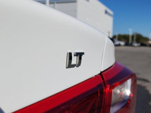 2017 Chevrolet Malibu 1LT