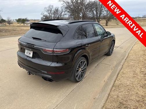 2021 Porsche Cayenne Turbo