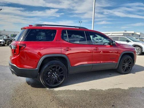 2023 GMC Acadia SLT