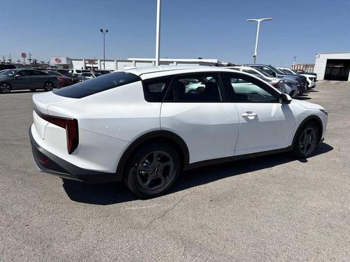 Snow White Pearl 2026 Kia K4 LXS