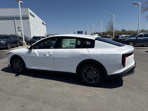 Snow White Pearl 2026 Kia K4 LXS