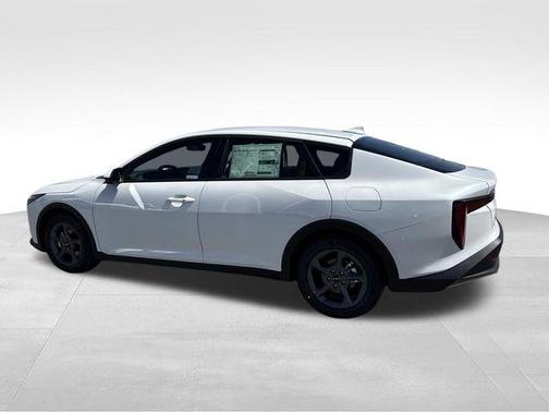 Snow White Pearl 2026 Kia K4 LXS