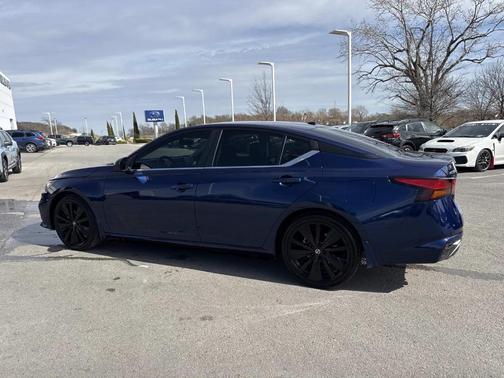 2022 Nissan Altima 2.5 SR