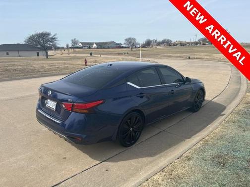2022 Nissan Altima 2.5 SR
