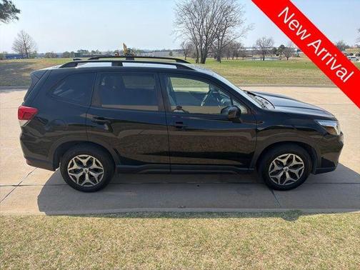 Crystal Black Silica 2019 Subaru Forester Premium