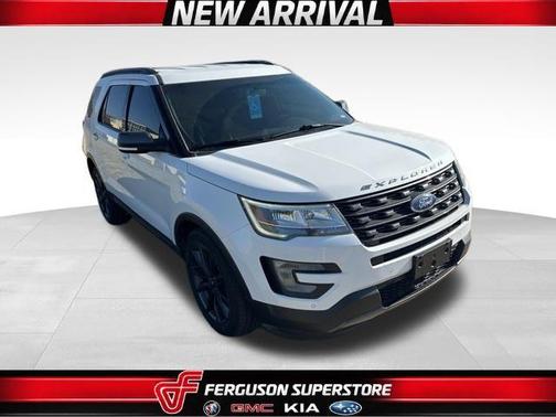 Oxford White 2017 Ford Explorer XLT