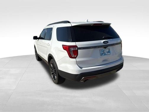 Oxford White 2017 Ford Explorer XLT