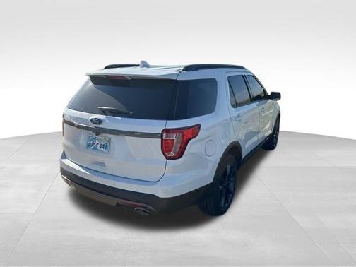 Oxford White 2017 Ford Explorer XLT