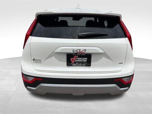 Snow White Pearl 2026 Kia Niro LX