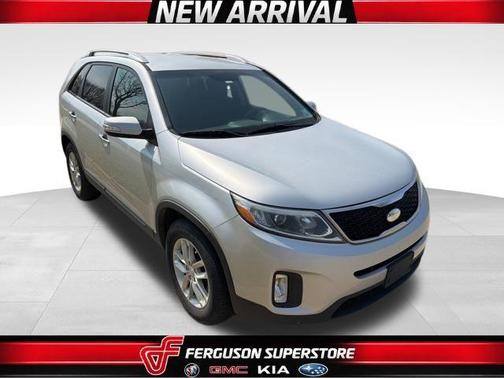 Bright Silver 2015 Kia Sorento LX
