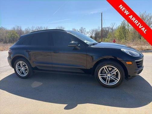 2017 Porsche Macan Base