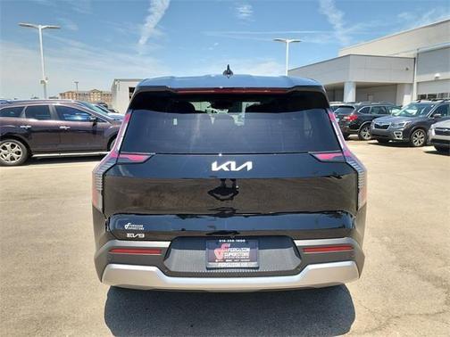 2026 Kia EV9 Light Long Range