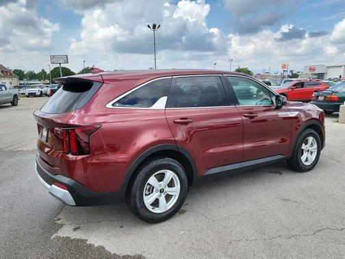 2025 Kia Sorento LX