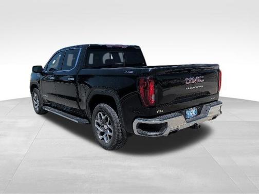 Onyx Black 2023 GMC Sierra 1500 SLT