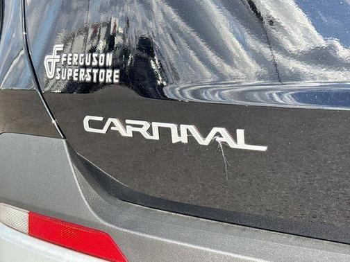 Aurora Black Pearl 2026 Kia Carnival Hybrid EX