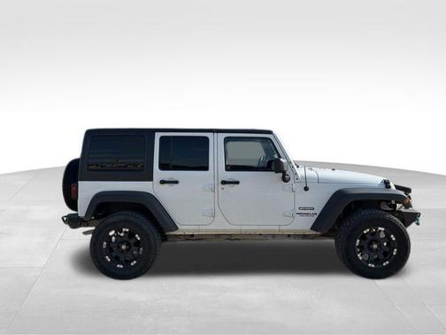 Bright White Clearcoat 2013 Jeep Wrangler Unlimited Sport