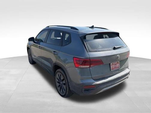 Platinum Gray Metallic 2024 Volkswagen Taos 1.5T S
