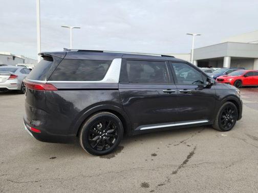 2022 Kia Carnival SX