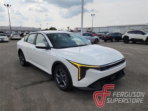 2025 Kia K4 LXS