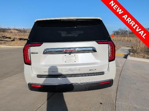 2022 GMC Yukon XL SLT