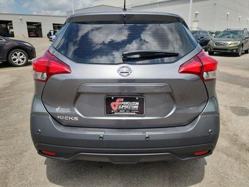 2020 Nissan Kicks S