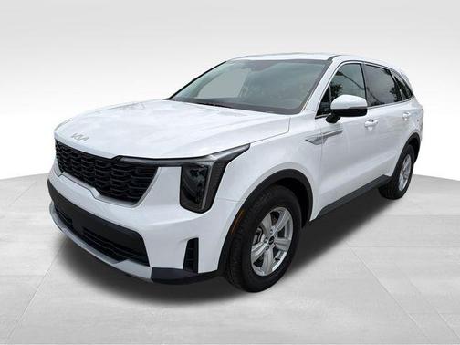 Glacial White Pearl 2026 Kia Sorento LX