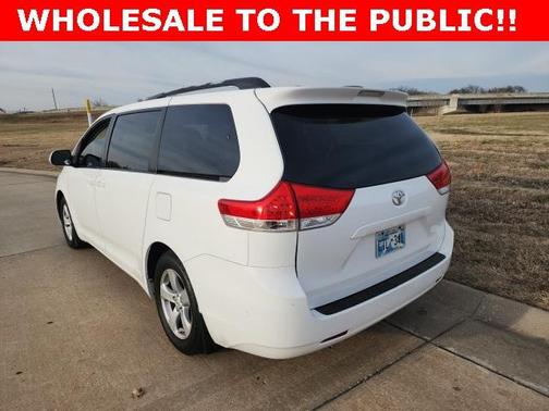2011 Toyota Sienna LE
