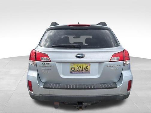 Ice Silver Metallic 2014 Subaru Outback 2.5i Premium