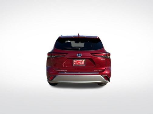 2021 Toyota Highlander Hybrid Platinum