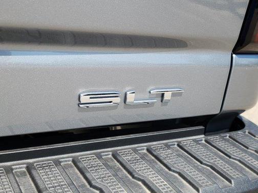 2025 GMC Sierra 2500 SLT