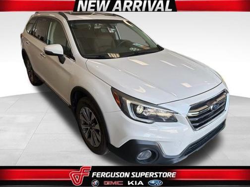 Crystal White Pearl 2019 Subaru Outback 3.6R Touring