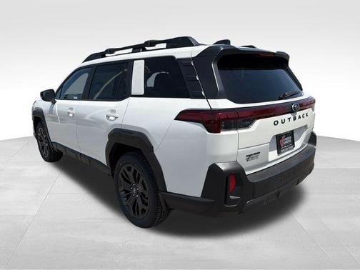 Crystal White Pearl 2026 Subaru Outback Limited XT