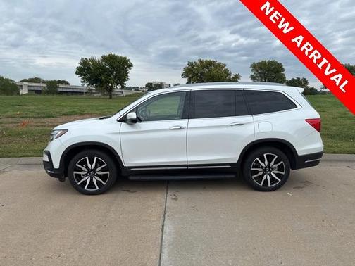 2022 Honda Pilot Touring 7-Passenger