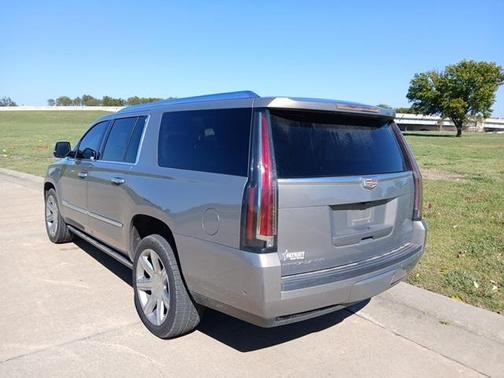 2019 Cadillac Escalade ESV Premium Luxury
