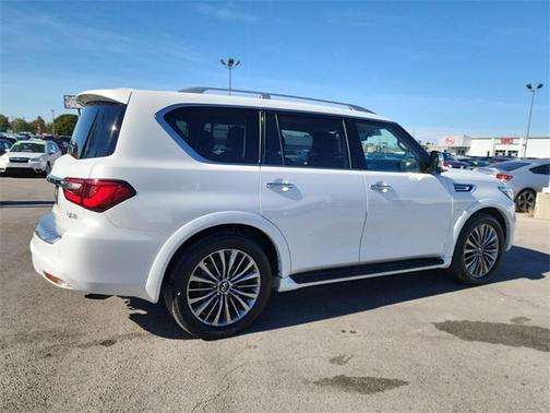 2018 INFINITI QX80 Base