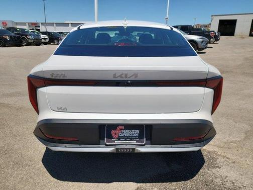 2025 Kia K4 EX