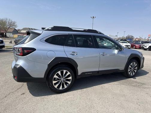 2025 Subaru Outback Touring XT